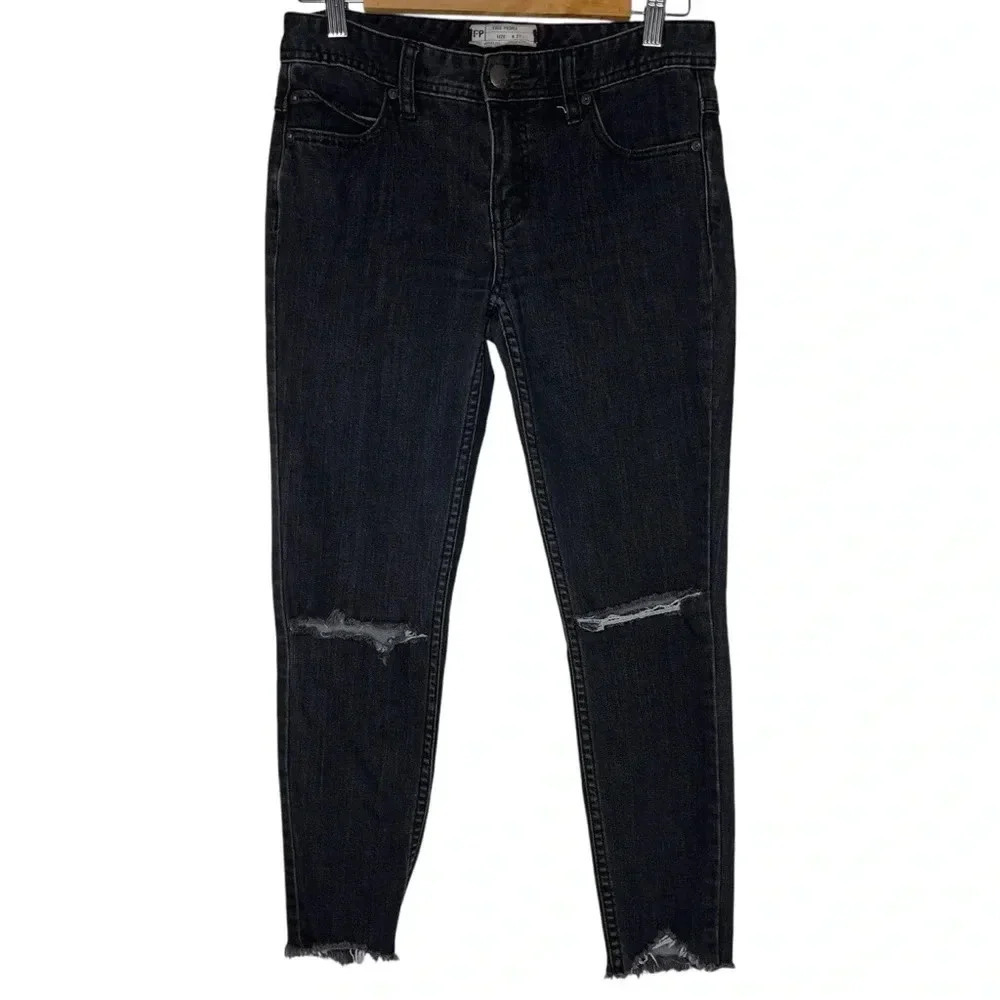 Free People Raw Fray Hem Skinny Ankle Distressed Knee  Black Jeans Size 27